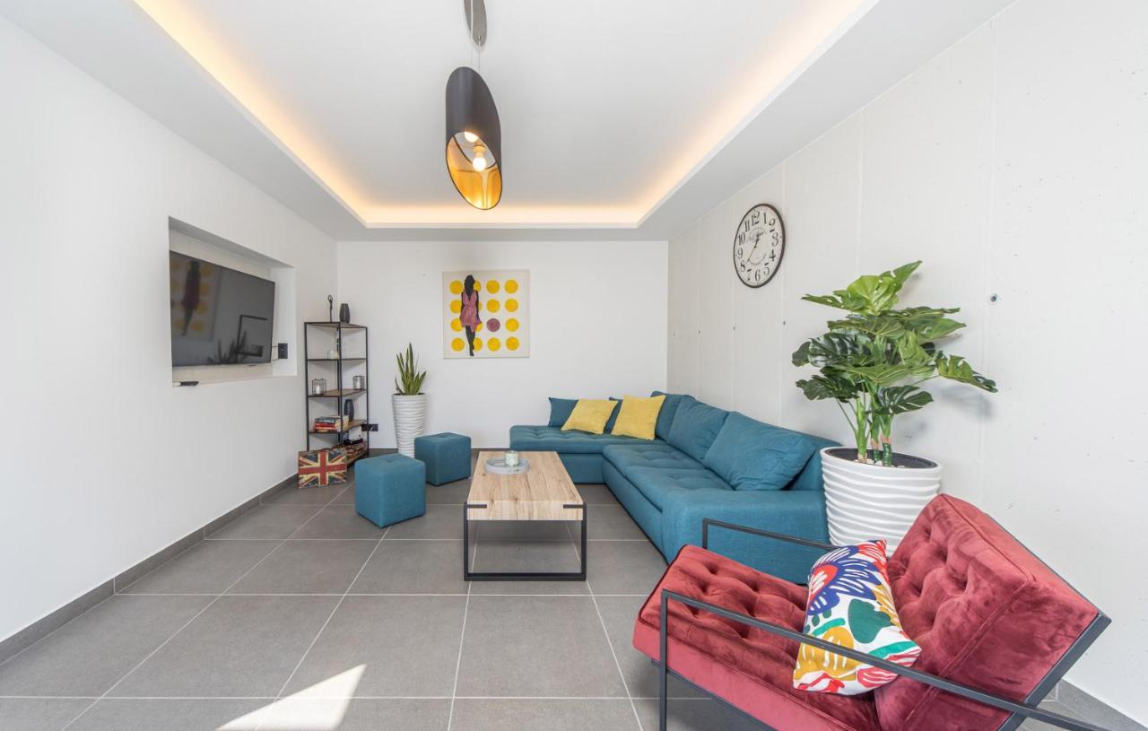 Villa Nina Smrika Luaran gambar